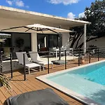 Moderne Avec Piscine ヴィルヌーヴ・レ・ザヴィニョン