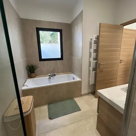 Moderne Avec Piscine * 阿维尼翁新城