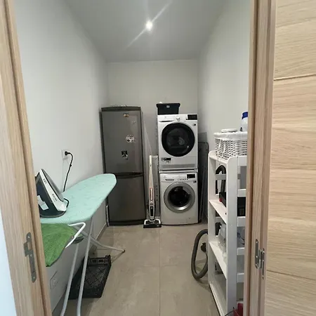 فيلة Moderne Avec Piscine Chauffee فينوف ليز أفيجْنْ